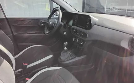 Car image 20