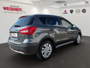 Car image 2