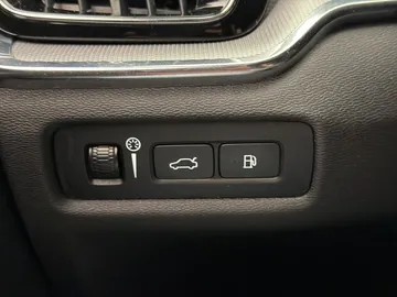 Car image 37