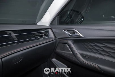 Car image 32