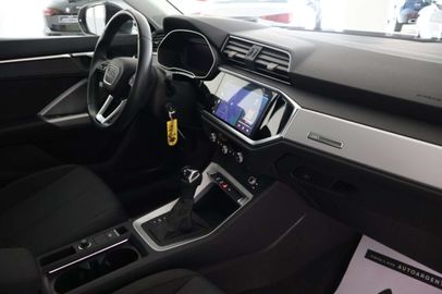 Car image 36