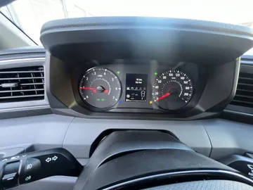 Car image 28