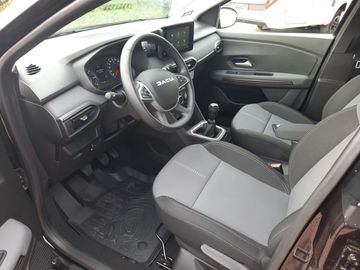 Car image 13