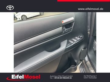 Car image 19