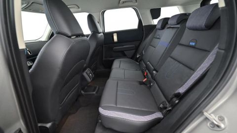 Car image 24