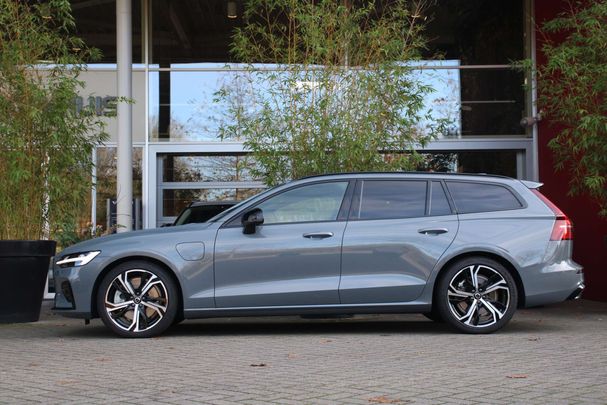 Volvo V60 T6 Recharge AWD Plus 257 kW image number 3