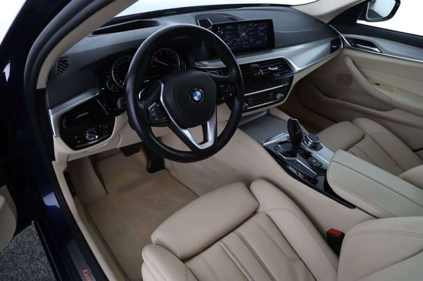 BMW 520d Touring Luxury Line 140 kW image number 9