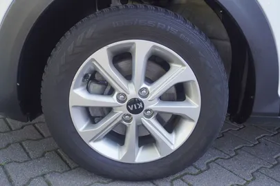 Car image 32