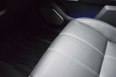 Car image 36