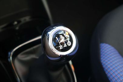 Car image 26