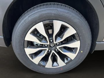 Car image 24