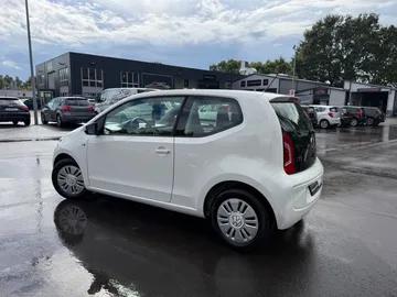 Car image 34