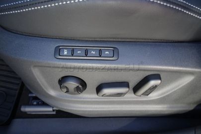 Car image 32