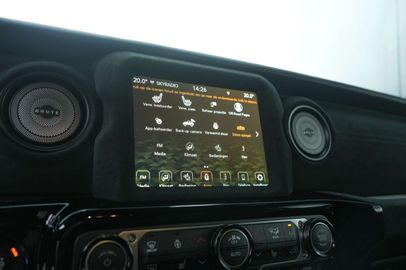 Car image 33