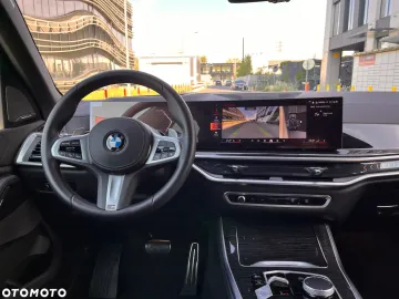Car image 36
