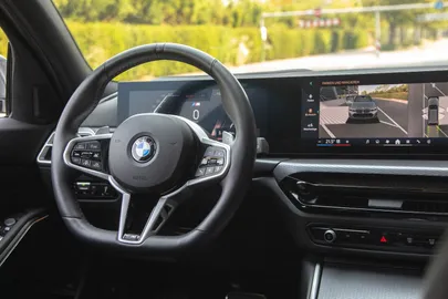 Car image 24