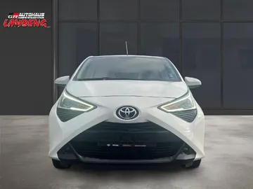 Car image 3