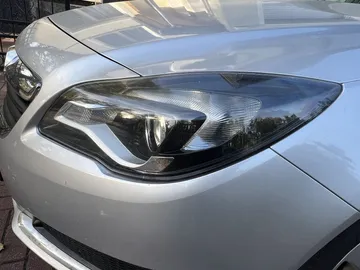 Car image 25