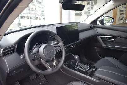 Car image 26