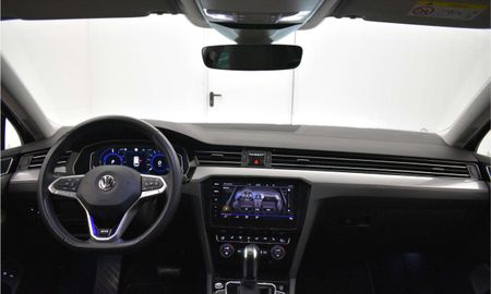 Car image 31