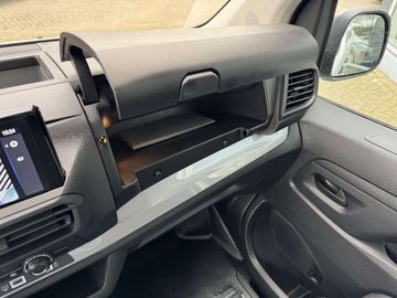 Car image 37