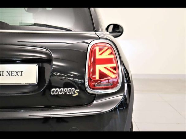 Mini Cooper SE Essential 137 kW image number 8