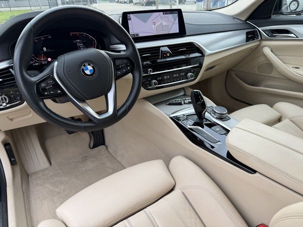 BMW 520d Touring Luxury Line 140 kW image number 11