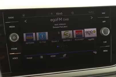 Car image 25