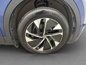 Car image 35