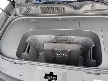 Car image 30