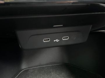 Car image 32