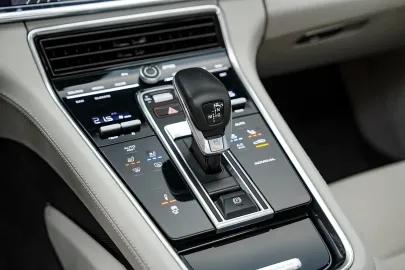 Car image 40