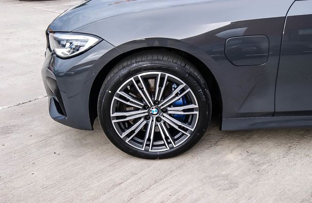 BMW 330 Touring xDrive 185 kW image number 6