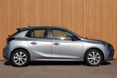 Car image 4