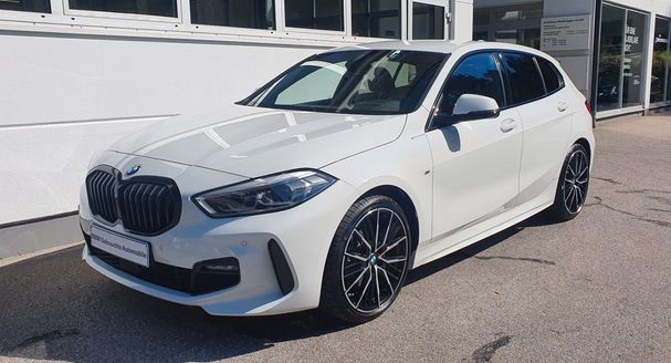 BMW 118i M Sport 103 kW image number 1