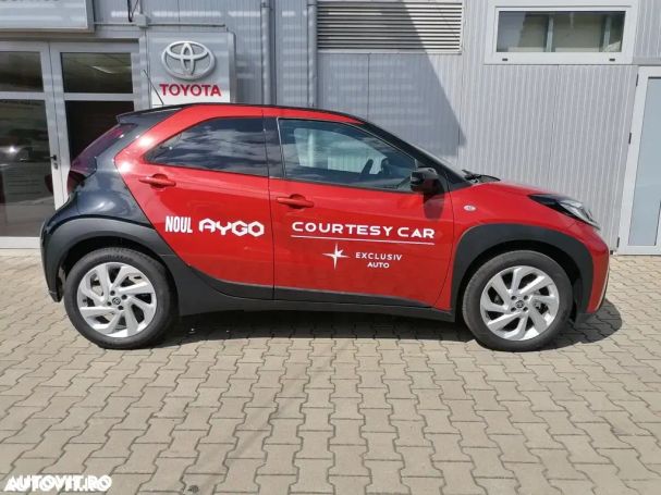 Toyota Aygo X 53 kW image number 6