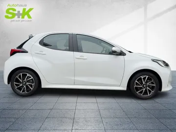 Car image 2