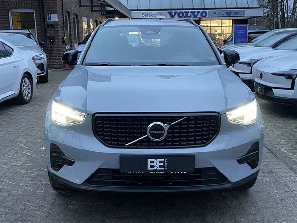 Volvo XC40 B4 Plus Dark 145 kW image number 3