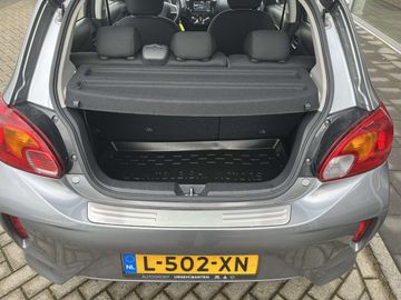 Car image 11