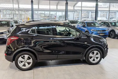 Car image 15