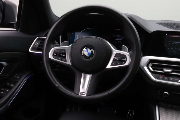 BMW 320i 135 kW image number 22