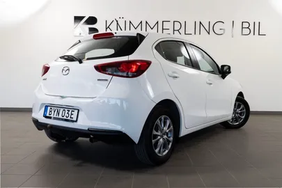 Car image 3
