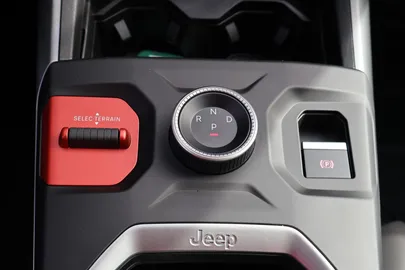 Car image 30