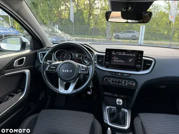 Car image 24
