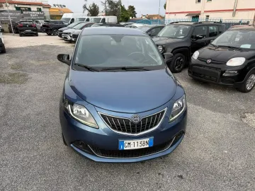 Car image 2