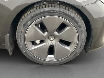 Car image 35