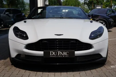 Car image 30