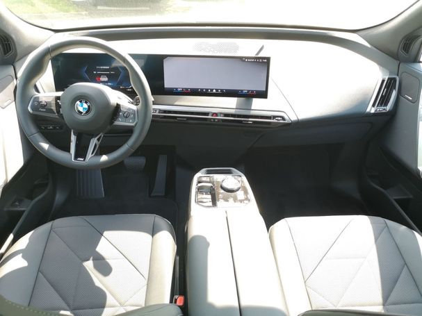 BMW iX xDrive 385 kW image number 14