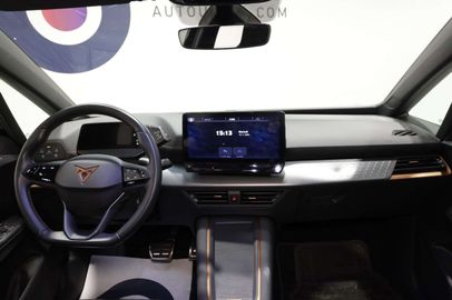 Car image 26