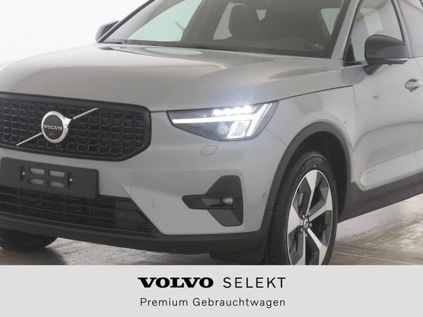 Volvo XC40 Plus Dark 145 kW image number 3